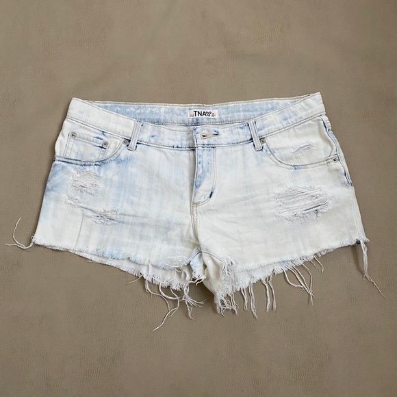 Aritzia | TNA | Distressed Jean Shorts - Picture 1 of 8